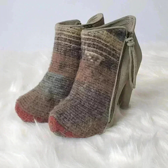 Vogue Picante Aztec Chunky Platform Boots - 6 - Picture 2 of 13